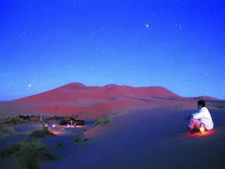 Мальчик и молоко